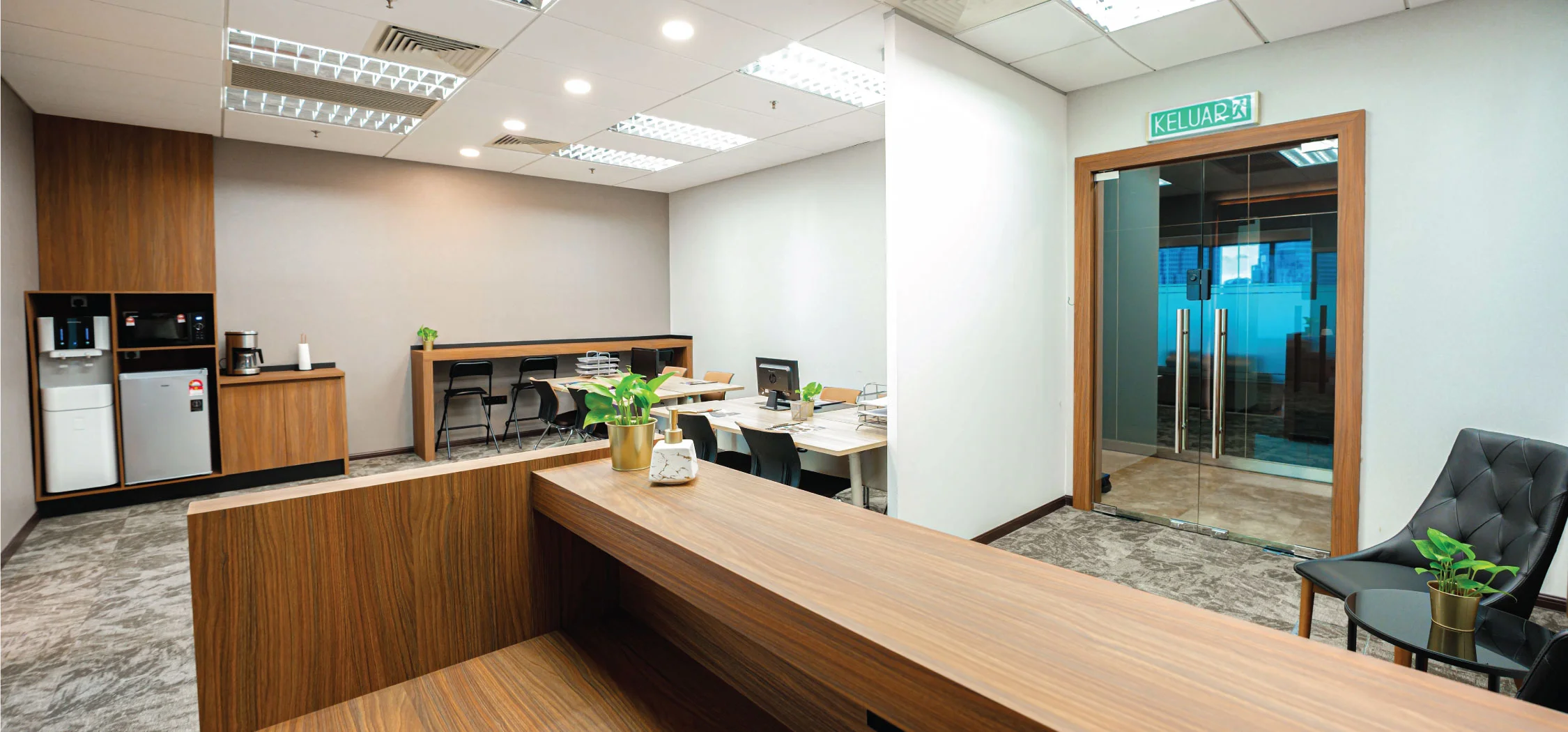 fully furnished office for rent