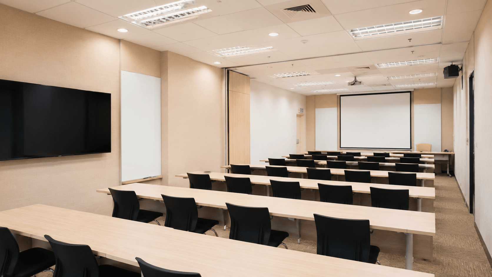 Professional NOVUX room prepared for a corporate training session